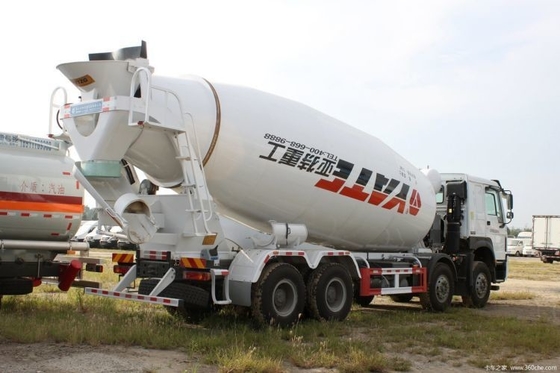 Nationale zware vrachtwagen HOWO 8X4 5,5 vierkante betonmengtruck met een capaciteit van 2-25m3