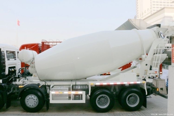HOWO T5G 340HP 8X4 vierkant betonmengtruck met Euro 2/3/4/5 emissie standaard