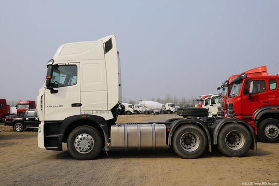 7100x2496x3958mm Boutique HOWO HOWO T7H 6*4 Traktortruck met handruimte