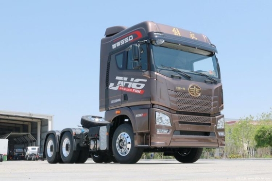 Jiefang JH6 6x4 4x2 8x4 trekker met luchtophanging bestuurdersstoel en multimedia systeem