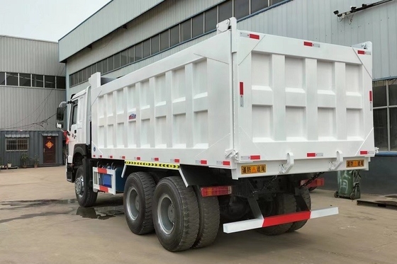 Rechtsturing Nationale zware vrachtwagen HOWOV7 6X4 440 pk Dump Truck 5,8 m Speciaal voertuig