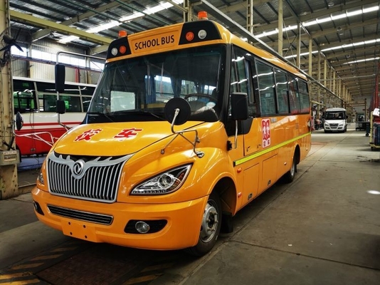 24 zitplaatsen Dongfeng schoolbus met 85 maximaal vermogen en 6-8L motorcapaciteit