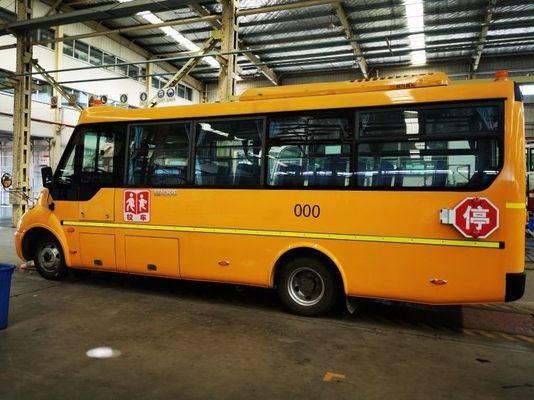 24 zitplaatsen Dongfeng schoolbus met 85 maximaal vermogen en 6-8L motorcapaciteit