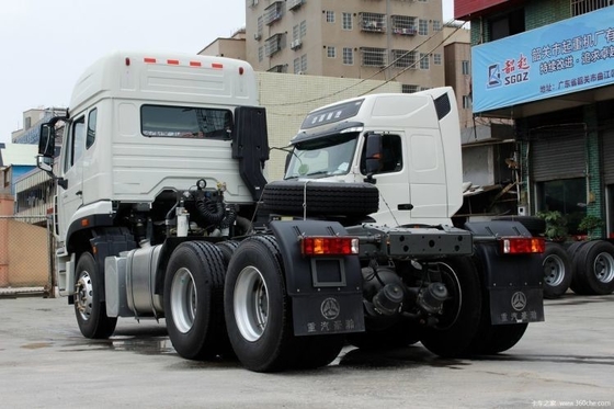 12 Voorwaarts schakelen SinotruK Haohan J7G 4*2 6*4 CHG LNG Special Truck Traction Head