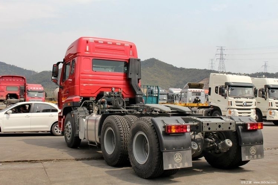 SinotruK Haohan J7B 4*2 6*4 CHG LNG-tractor met een capaciteit van 400-500 liter brandstoftank