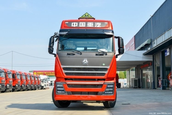 6 cilinders HOWO TH7 4*2 6*4 Traktor CHG LNG Truck Head voor gevaarlijke goederenvervoer