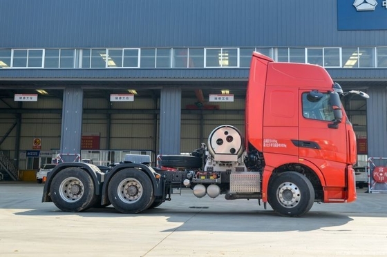 6 cilinders HOWO TH7 4*2 6*4 Traktor CHG LNG Truck Head voor gevaarlijke goederenvervoer