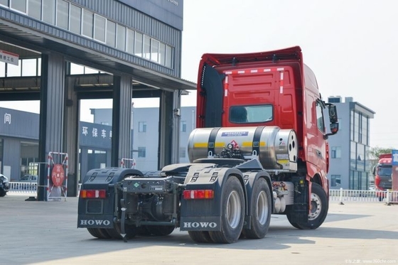 6 cilinders HOWO TH7 4*2 6*4 Traktor CHG LNG Truck Head voor gevaarlijke goederenvervoer