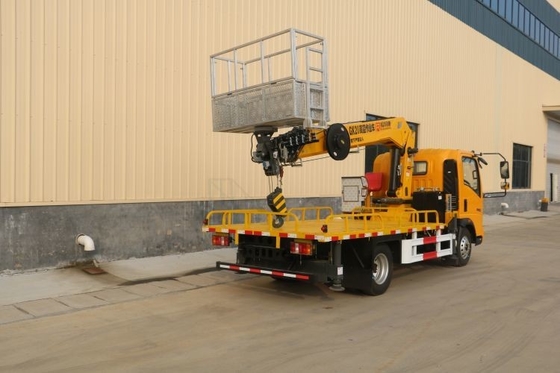 150 pk Tweedehands Boutique Howo 16m-30m Luchtwerktruck met Truck Crane