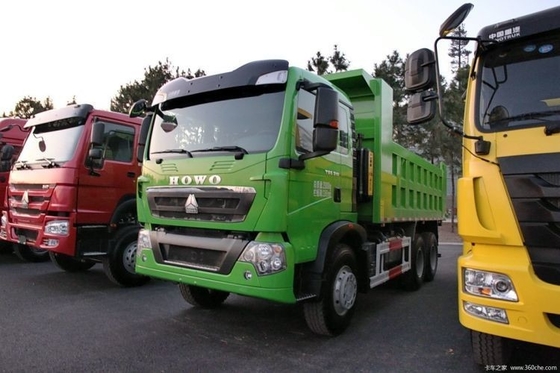 Nationale zware vrachtwagen HOWO T5G 6X4 5,8 meter Dump Truck met 310 pk motorcapaciteit en 2 passagiers