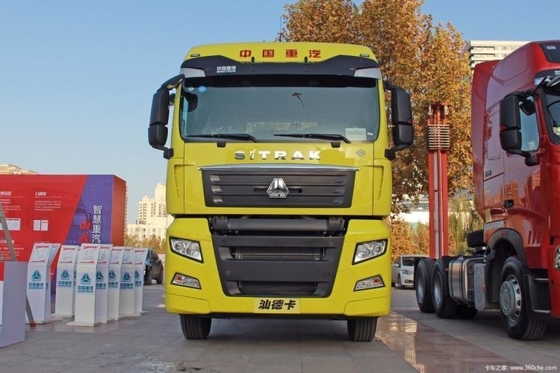 Sinotruk SITRAK C7H 430 pk 6X4 LNG gesleept vrachtwagen hoofd op een halve rij stoelen rijen en ABS