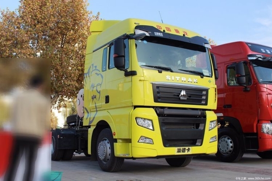 Sinotruk SITRAK C7H 430 pk 6X4 LNG gesleept vrachtwagen hoofd op een halve rij stoelen rijen en ABS