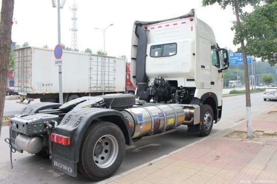 4X2 Linkshandig rijden Sinotruk HOWO T7H 440HP LNG-tractor met 16 voorwaarts schakels