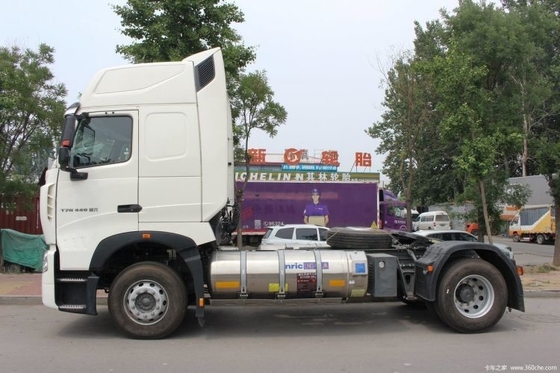 4X2 Linkshandig rijden Sinotruk HOWO T7H 440HP LNG-tractor met 16 voorwaarts schakels
