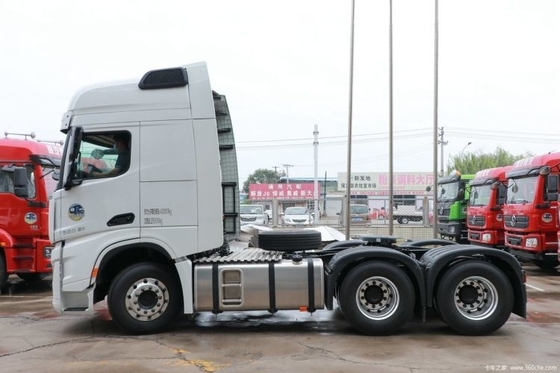Gebruikte vrachtwagen Delong X6000 560 pk 6x4 tractie vrachtwagen hoofd met een halve rij zitplaatsen