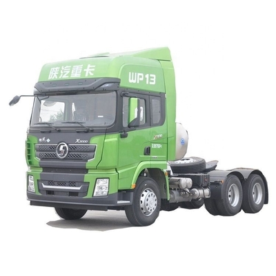 430 pk 6X4 LNG-tractoren met multimedia-systeem en brandstoftank met een capaciteit van ≥ 600 l