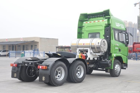 430 pk 6X4 LNG-tractoren met multimedia-systeem en brandstoftank met een capaciteit van ≥ 600 l