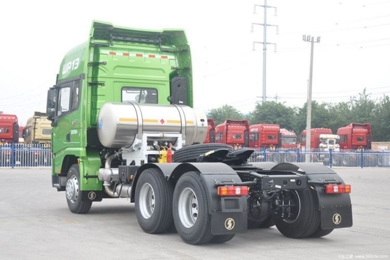 430 pk 6X4 LNG-tractoren met multimedia-systeem en brandstoftank met een capaciteit van ≥ 600 l