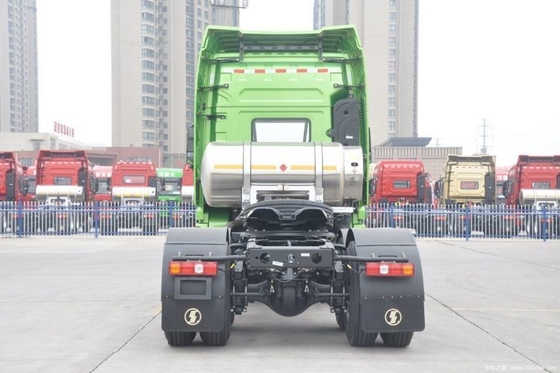 430 pk 6X4 LNG-tractoren met multimedia-systeem en brandstoftank met een capaciteit van ≥ 600 l