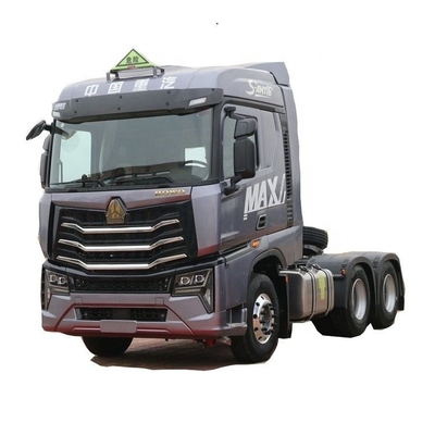 SINOTRUCK HOWO Max 480 pk 6x4 gevaarlijke goederen trektruck hoofd voor 3 passagiers