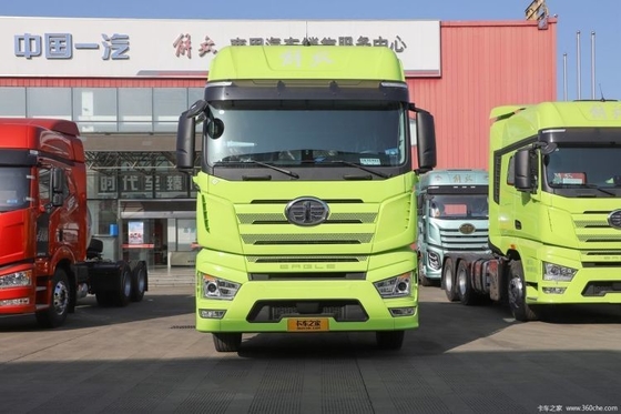 FAW Jiefang J7 zware vrachtwagen 6X4 LNG trekkrachtwagen 530 pk Motor en cruise control ACC