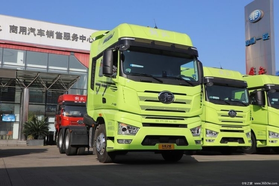 FAW Jiefang J7 zware vrachtwagen 6X4 LNG trekkrachtwagen 530 pk Motor en cruise control ACC