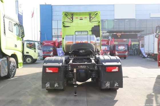 FAW Jiefang J7 zware vrachtwagen 6X4 LNG trekkrachtwagen 530 pk Motor en cruise control ACC