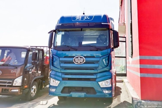 FAW Jiefang J7 LNG CHG 371 375HP 4*2 6*4 6*2 laadtractor met een maximale snelheid van 120KM/H