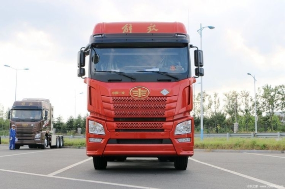 Handgestuurde boutique Qingdao Jiefang JH6 zware vrachtwagen 430 pk 6X4 CNG trekker vrachtwagen