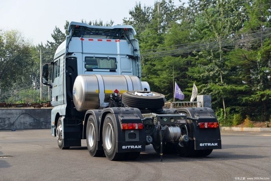 Gebruikte vrachtwagen trekkerkop Sinotruk SITRAK G7S 530 pk 6X4 LNG Automatische tandwiel met slow fluid