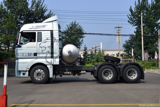 Gebruikte vrachtwagen trekkerkop Sinotruk SITRAK G7S 530 pk 6X4 LNG Automatische tandwiel met slow fluid