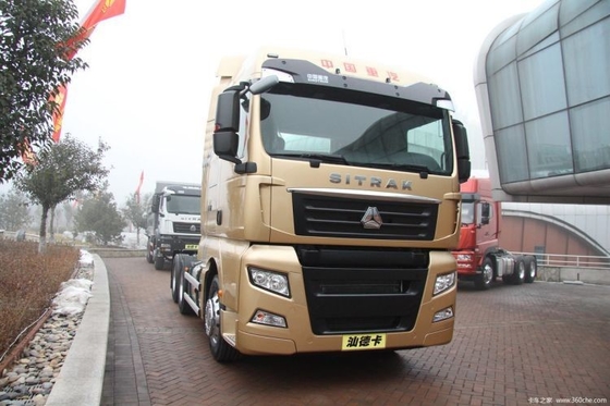 SinoTRUK SITRAK C7H 540HP 6x2R trekker met een bruto voertuiggewicht van 8500 kg