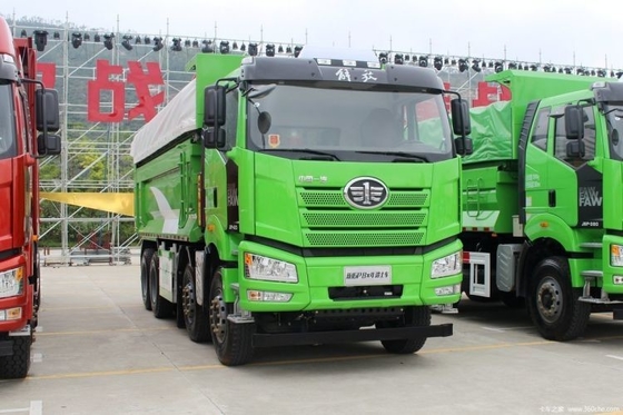 FAW Jiefang J6P zware vrachtwagen 420 pk 8x4 6,5 meter Dump trucks voor brandstoftank capaciteit 300-400L