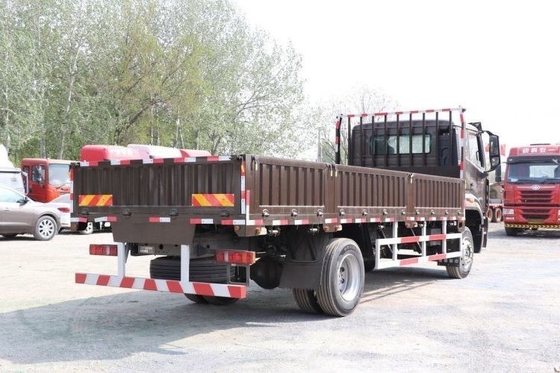 23 Hot Boutique Gebruikte Auto's SINOTRUCK HOWo NX Medium Card 220 pk 4X2 6,75m Hurdle Truck