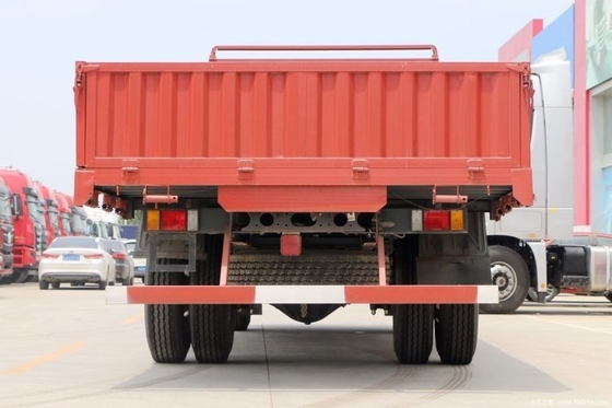 185 pk Dongfeng Liuqi Chenglong M3 4X2 6.8m Truck Freight Truck met brandstofbesparende technologie