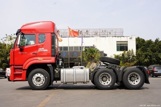 Zware auto-tractoren met HOWO NX 6X4 met een brandstoftankcapaciteit van ≥ 600 liter en automatische ramen